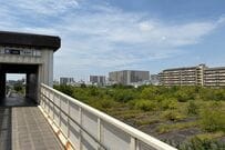 「大阪メトロ谷町線」の始発駅を出ると… 　都市部とのギャップを感じる「広大な草原」に注目集まる