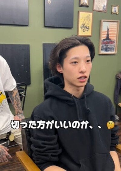 髪型に悩んでいるという男性
