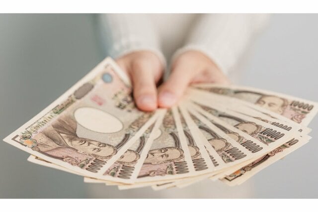 【おひとりさまの貯蓄】年代別「みんなの平均・中央値」はいくら？《元メガバンク行員が見た》貯蓄がある人・ない人の差