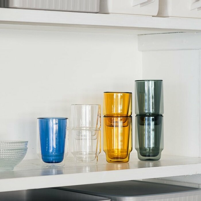 積み重ねられて、省スペースで収納できるのもポイント