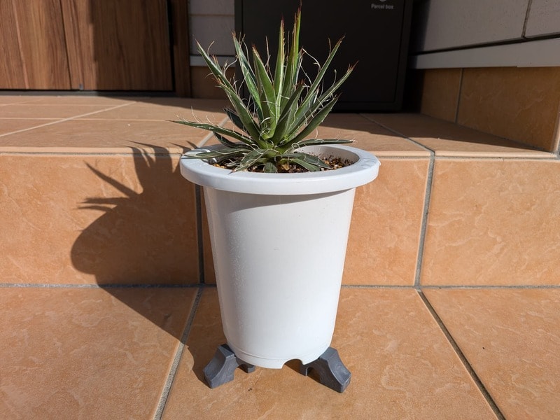 ダイソー プラ鉢置台