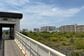 「大阪メトロ谷町線」の始発駅を出ると… 　都市部とのギャップを感じる「広大な草原」に注目集まる