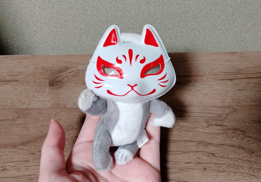 筆者撮影（セリア、ぬい用狐面 ヲタコレ）