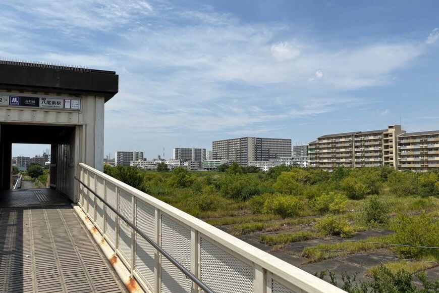 「大阪メトロ谷町線」の始発駅を出ると… 　都市部とのギャップを感じる「広大な草原」に注目集まる