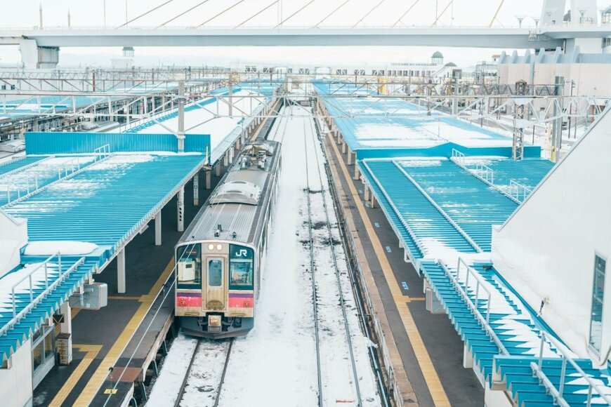 雪が積もった青森駅