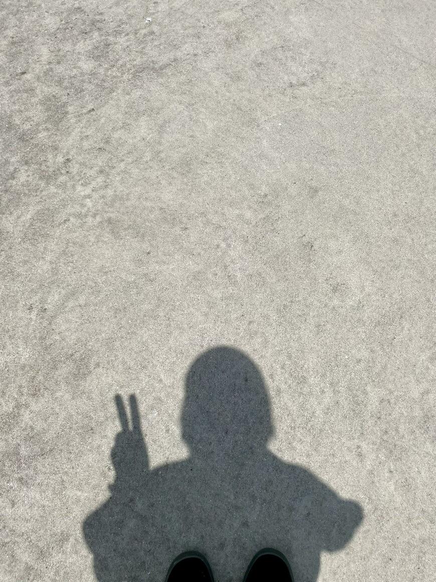 夏至の日に撮影した影