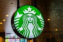 【スタバ限定】新作「スヌーピーグッズ」は、トートバッグやドリンクボトルも！春のお出かけにぴったりです