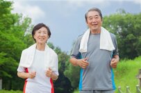 厚生年金と国民年金「みんな、ひと月いくら」もらっている？年齢や男女で差も