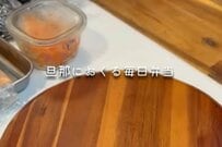 妻が夫に作る弁当「発想力の凄さ」に思わず目を疑う　彩り鮮やかな【おにぎりドッグ弁当】に「参考になります」
