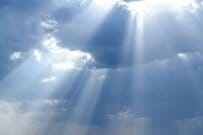 長野県の宿場町で撮影された「冬限定の景色」　まさかの光景に「日本を感じる」「神々しい」と話題