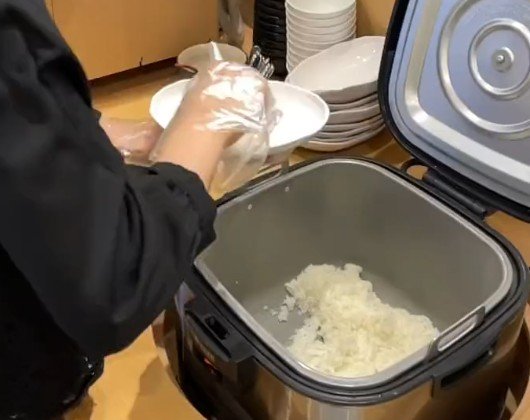 ホテルの朝食ビュッフェでつい食べてしまうメニューは？「あるある」「最後に食べます」と思わず納得