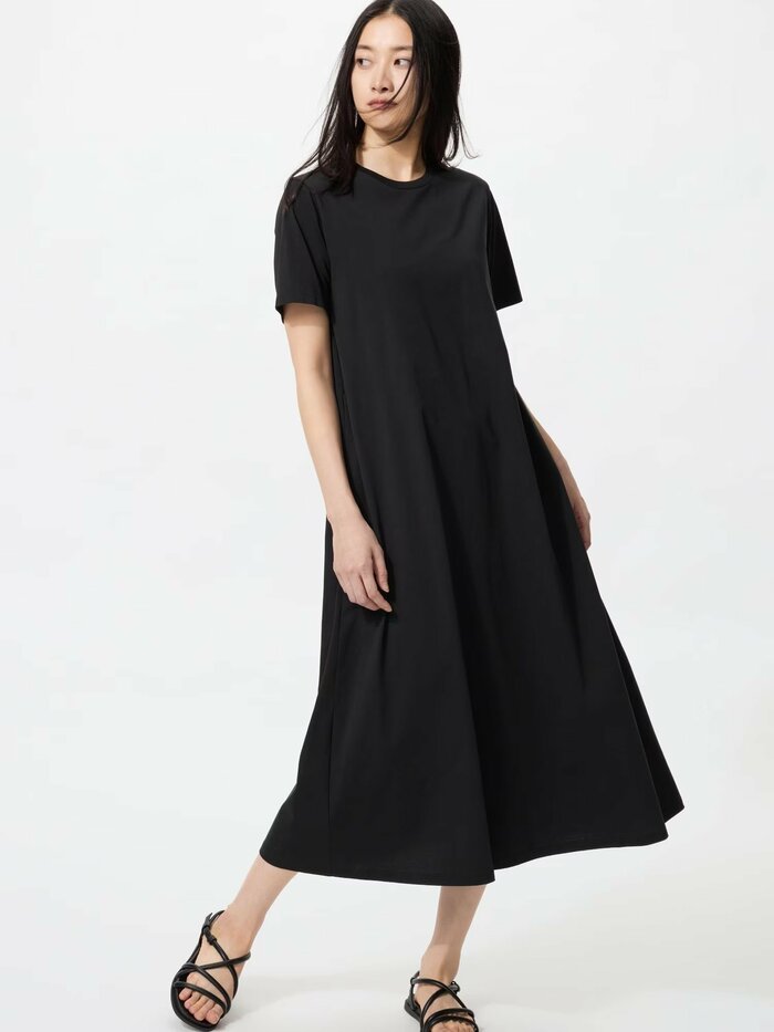 エアリズムコットンTワンピース（2990円）