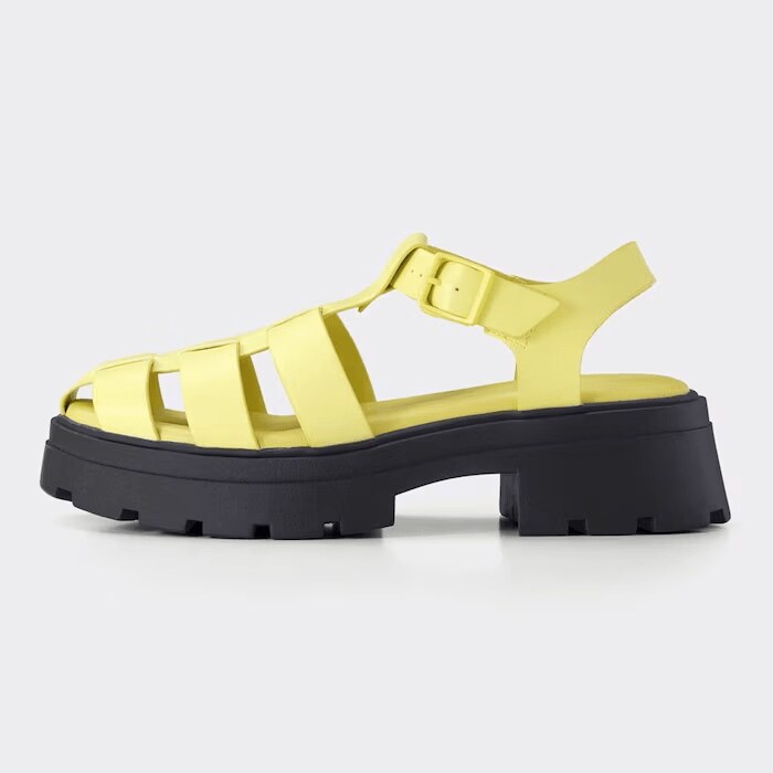 画像出所：GU公式オンラインストア