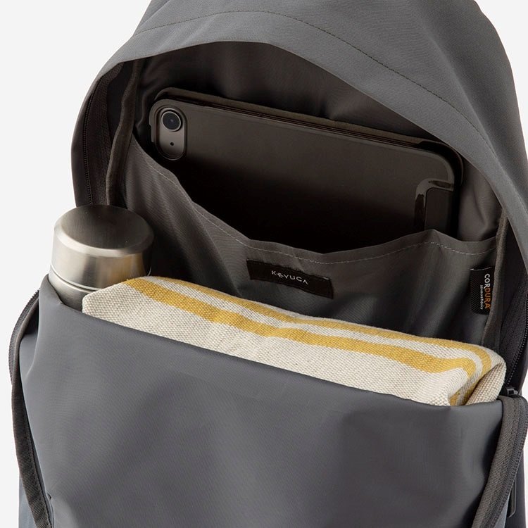 出所：KEYUCA公式　N撥水ライトシェルリュック M