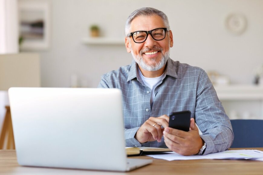 【最新データ】70歳以上のうち「貯蓄額平均」は2503万円。その内訳は？気になる年金額も！