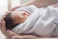 【国民年金保険料】産前産後期間の免除制度とは。知らずに支払うと損に？