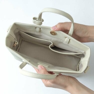 しまむら 新進工房 牛革 スクエア 2way バッグ ショルダー ハンドバッグ しまむら 新進工房 牛革 スクエア 2way バッグ ショルダー