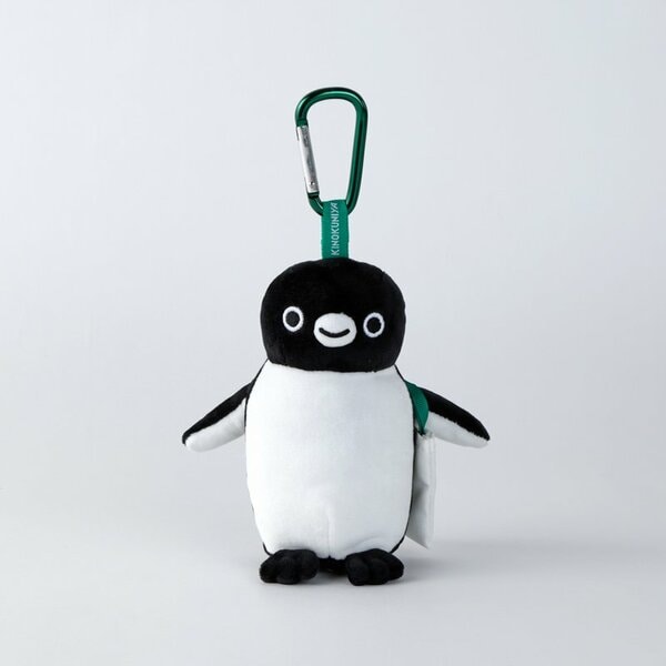 ちょこんと佇むペンギンの愛らしい姿がかわいいマスコットバッグ