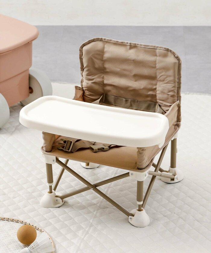 しっかり安定感があります〈テーブル付きBABYチェア／ファミリーピクニック〉