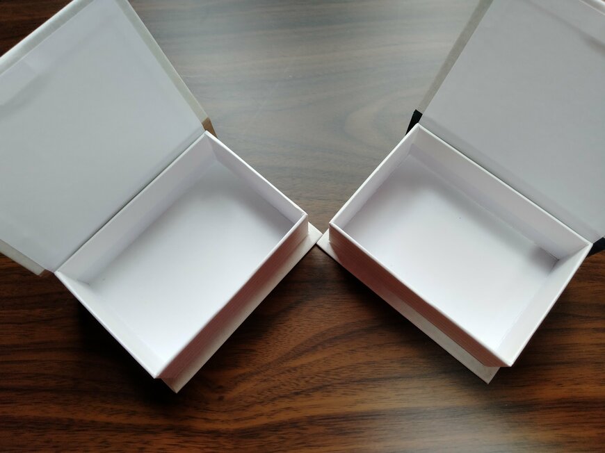 筆者撮影（セリア、ブック型ボックスS シャビーシックインテリア）