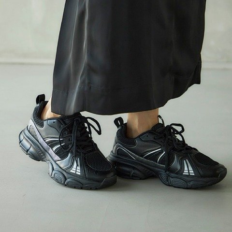 出所：しまむら公式サイト　レディース　スニーカー（田中里奈）