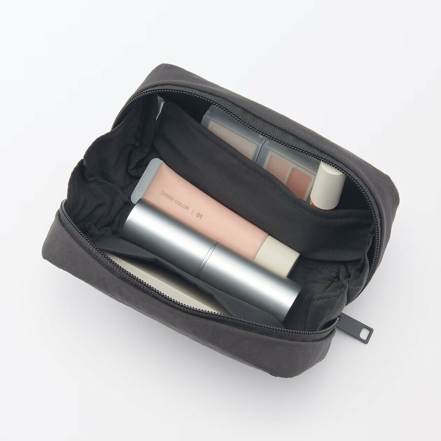 リンクルナイロン 大きく開くポーチ（Mサイズ）