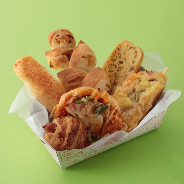 春の惣菜パンセット(6種入り):799円