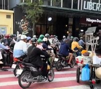 ベトナムで道路横断する時は命がけ？現地で学んだ3つのコツに「強気で横断せなあかんねん」と共感