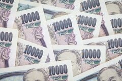 【最新データ】日本の富裕層の割合は？年代別の平均貯蓄額と年収別データから見る資産形成の最適解