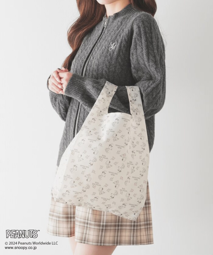 マチ幅が広めで便利