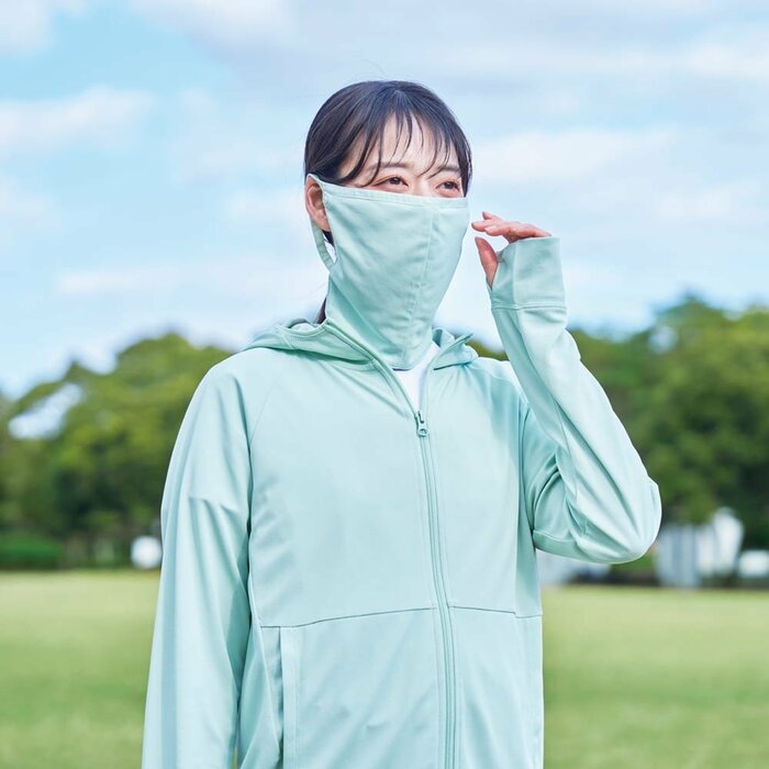 袖口に「サムホール（指穴）」があるので手の甲も日焼けしません