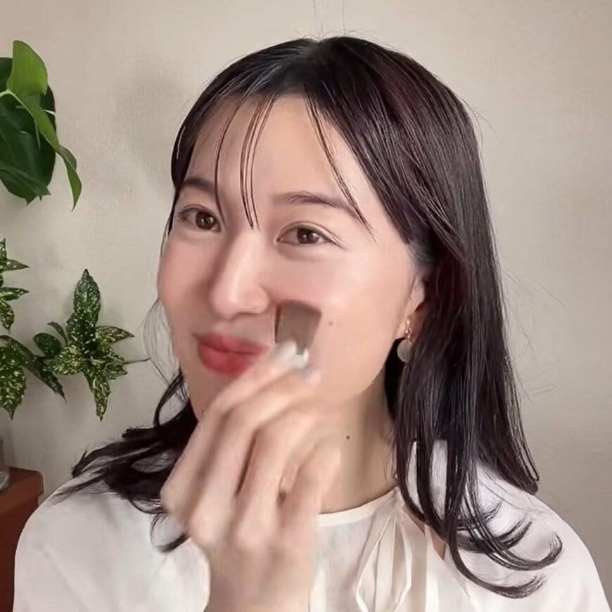 「あ、アラフィフ？！綺麗すぎます！！」美魔女YouTuberが推すセザンヌの【若見えチーク】40代50代におすすめのプチプラコスメを紹介