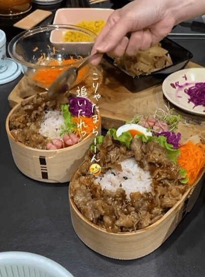 ボリューム満点の【ペッパーランチ風弁当】が美味しそう！彩りと盛り付けにセンスが光る！