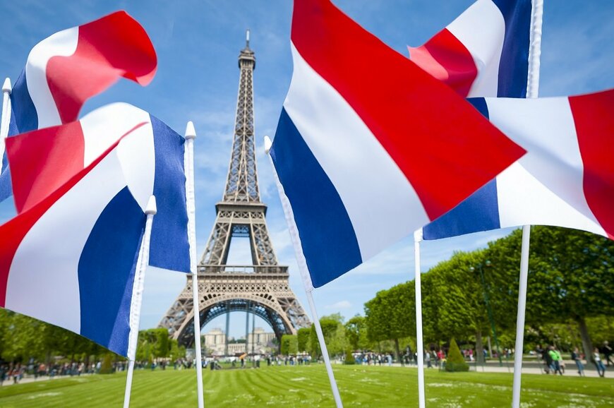 超過激なフランス国歌は「血」「武器」「殺す」と歌う