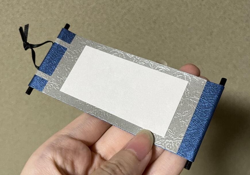 セリア、ドール 掛け軸商品画像