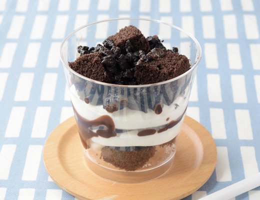 ローソンの新商品:クッキー&クリームチーズケーキ