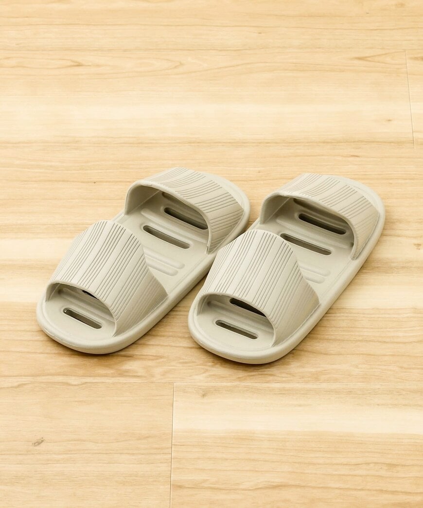 3COINS公式 両履き軽量スリッパ