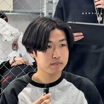 「めっちゃいい感じです」初パーマの男性がフェザーパーマでイメージチェンジ！理想の仕上がりに大満足