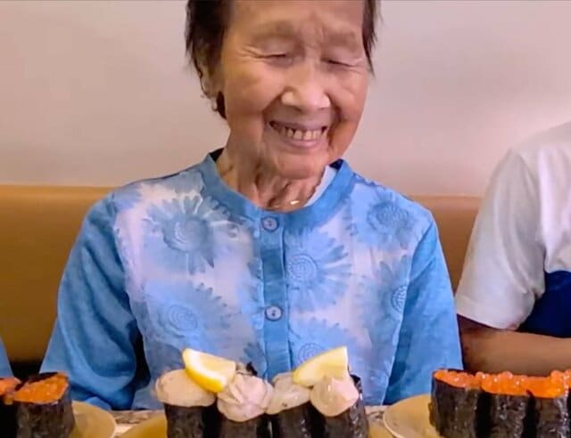 【94歳】長寿おばあちゃんが北海道旅行へ！“カニ・寿司ざんまい”で笑顔があふれる「夢が叶って良かった」