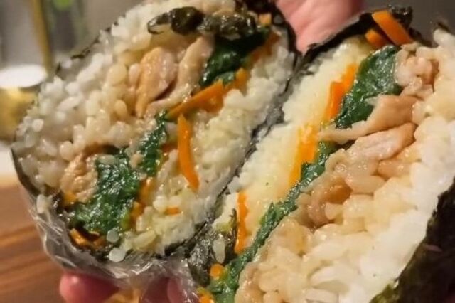 「結婚3年目の看護師」が夫に作る【おにぎらず弁当】　大ボリュームのメインとバランスの取れた副菜がおいしそう