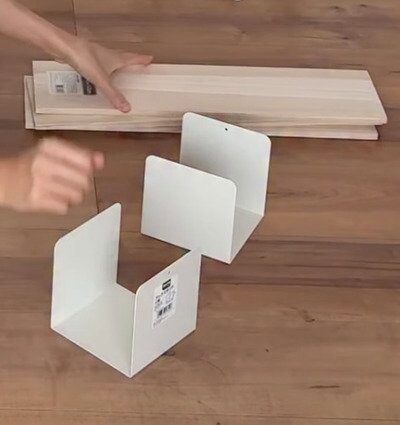【100均DIY】セリアのブックスタンドと木板→小物が飾れるおしゃれなディスプレイ棚に大変身！