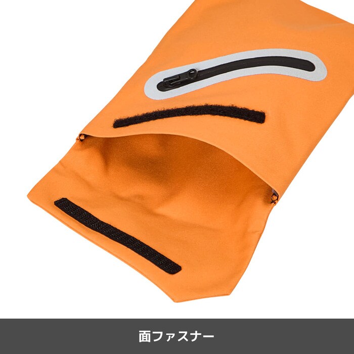 高級感のあるなめらかでマットな質感が特徴