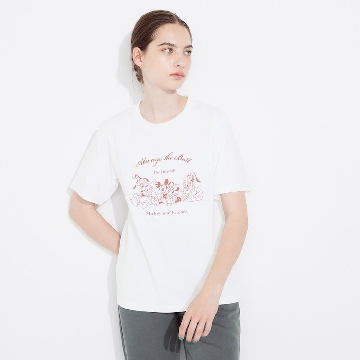 ディズニーコレクションUTグラフィックTシャツ着用シーン商品画像