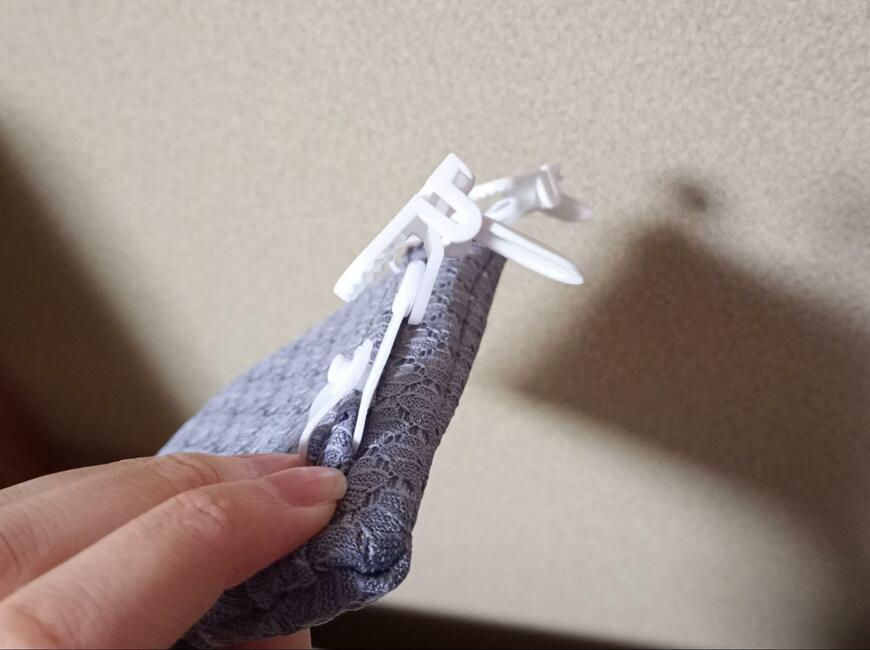 筆者撮影（ダイソー、移動ポケット横型 レース柄）