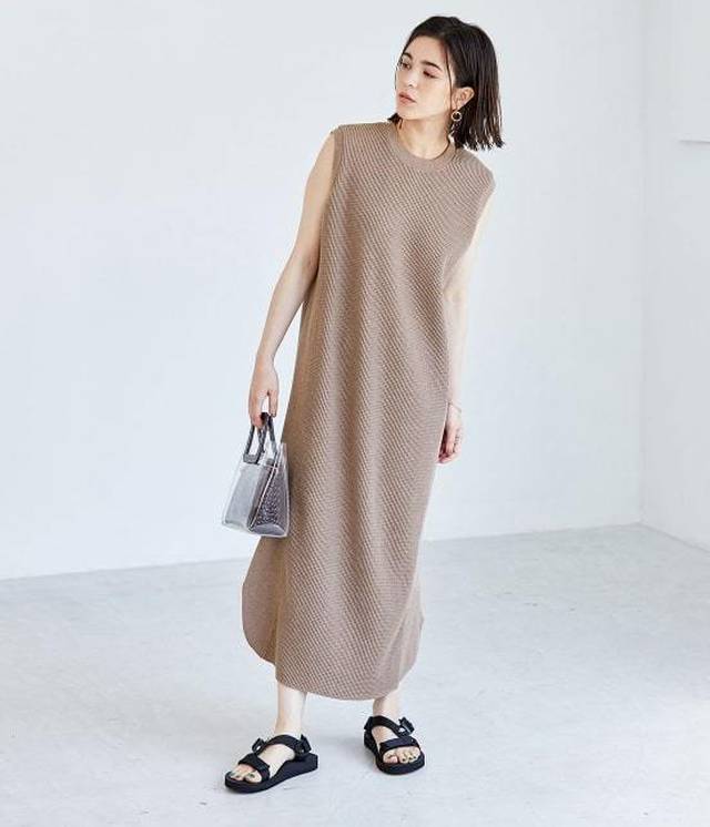 ADAM ET ROPE' - ワッフルノースリーブワンピース ¥16,200（税込）