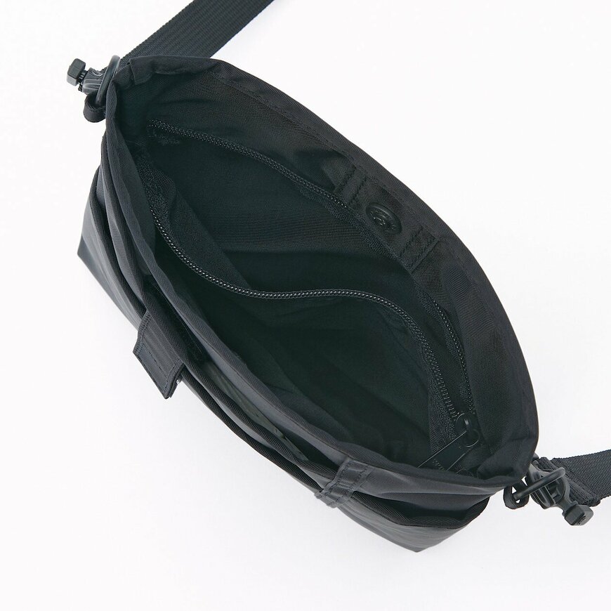 出所：無印良品ネットストア ペン差し付き　撥水　ショルダーバッグ