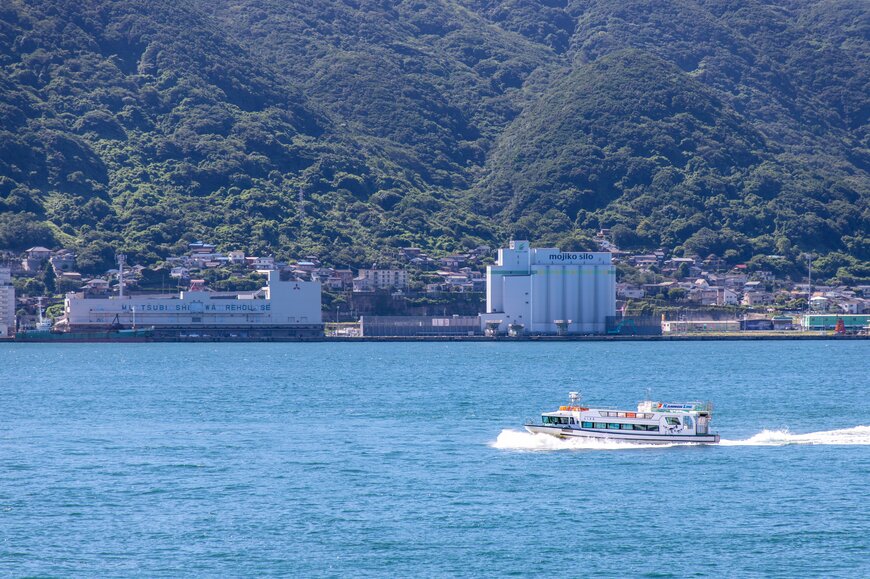関門海峡とフェリー