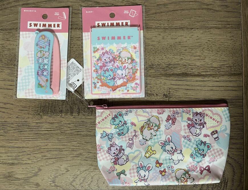 セリア、SWIMMERフナガタポーチKawaii・SWIMMER ミニミラーKawaii・SWIMMER折りたたみコームKawaii画像