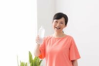 【老齢年金世代】65歳以上「無職世帯」貯蓄の平均は2000万円超。厚生年金と国民年金月額は？