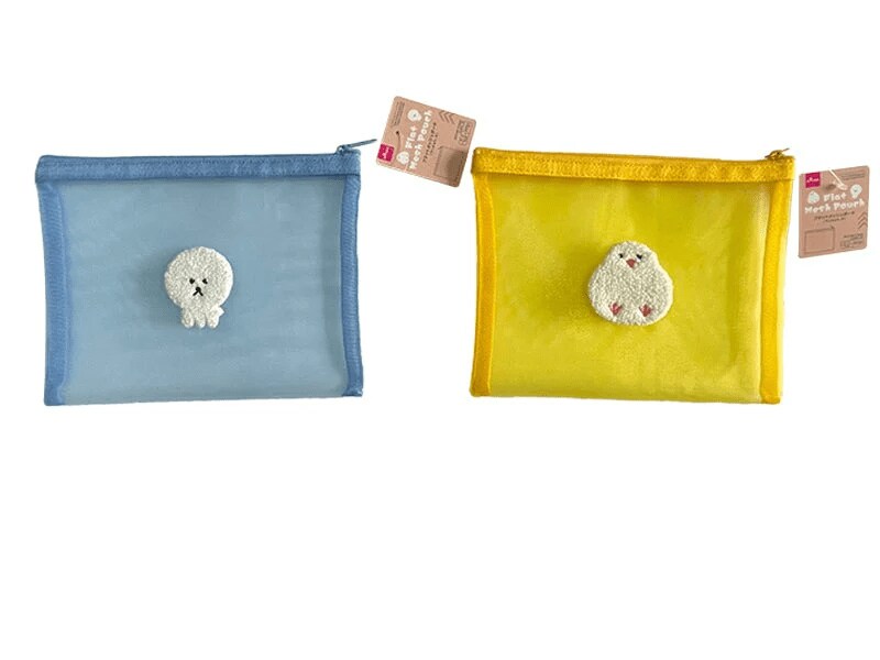 出所：ダイソー公式ネットストア　フラットメッシュポーチ（ブンチョウ、犬）